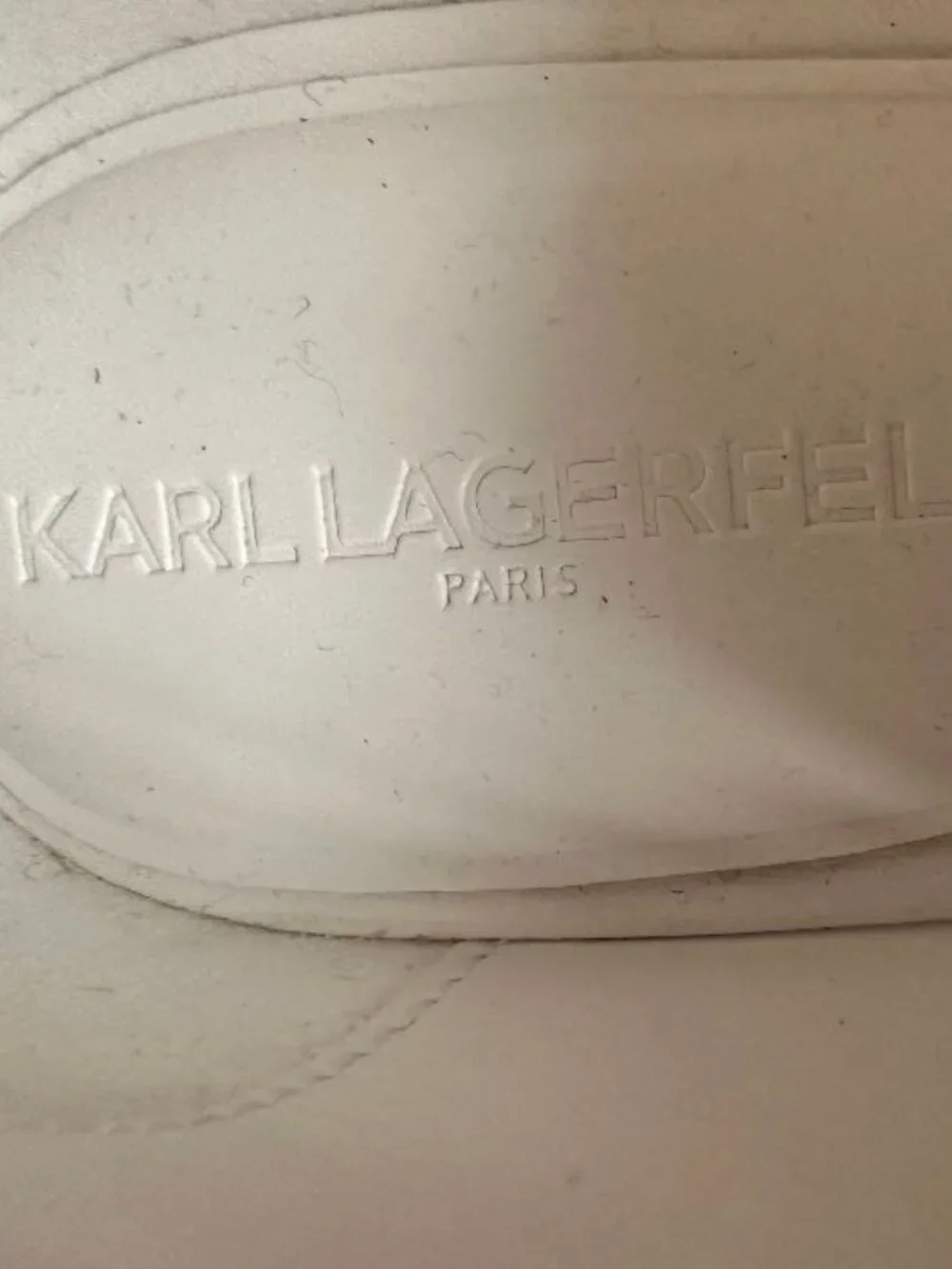 KARL LAGERFELD PARIS Camilia Fan Bow White Loafers With Black Bow Shoes Size 7.5